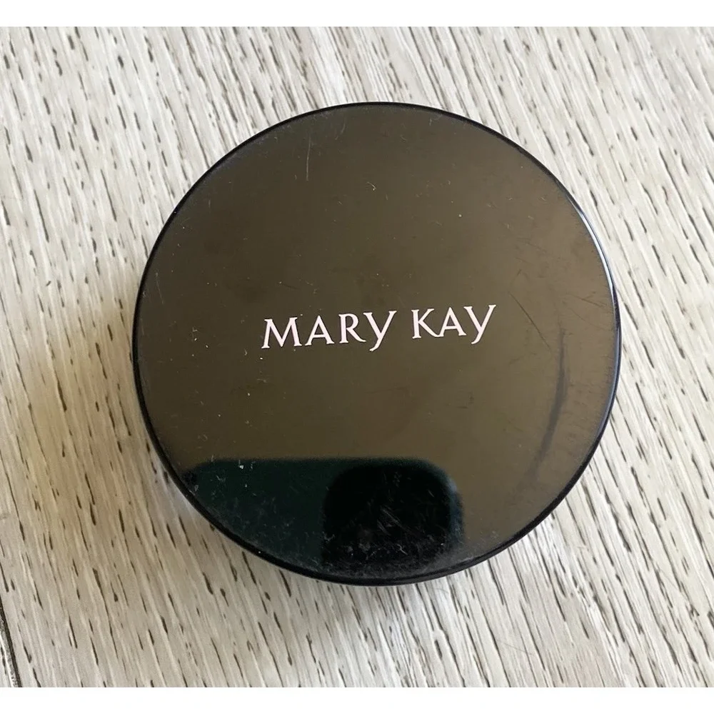 Mary Kay Silky‎ Setting Powder Medium Bronze 175901 New .28 oz
